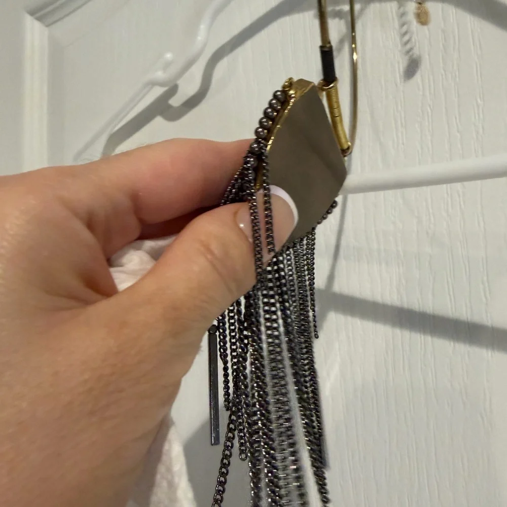 Elegant Gold and Black Fringe Necklace - Picture 4 of 5